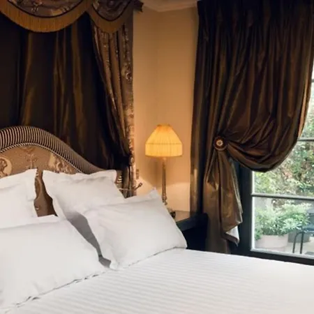 Maison Athenee Hotel 4*