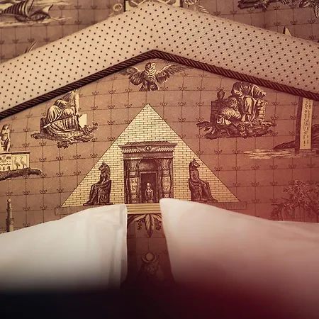 Maison Athenee Paris