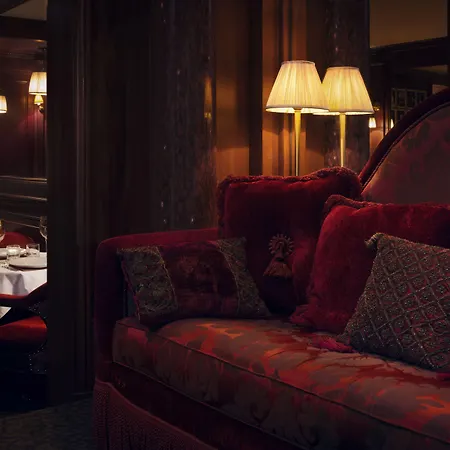 Maison Athenee 호텔 4*