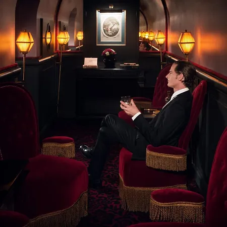 Maison Athenee 호텔 4*