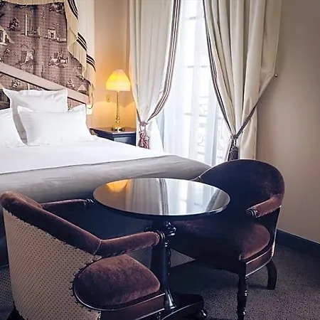 Maison Athenee Paris