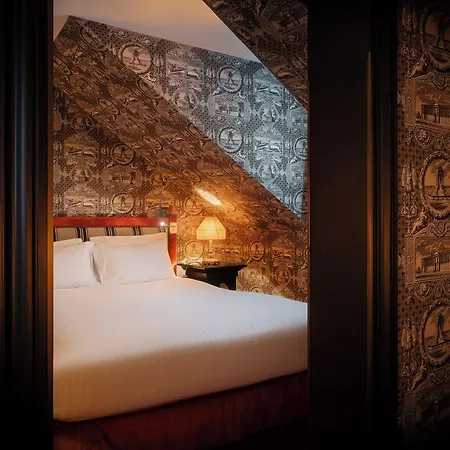 Maison Athenee Paris