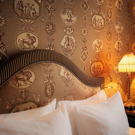 Maison Athenee Hotell