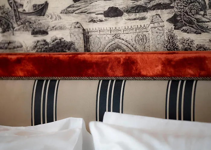 Maison Athenee Hotel 4*