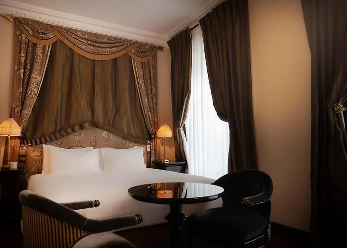 Hotel Maison Athenee 4*