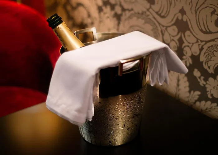 Hotel Maison Athenee 4*