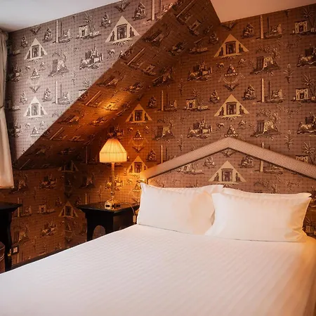 Maison Athénée Paris