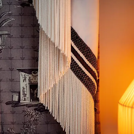 Отель Maison Athenee Париж