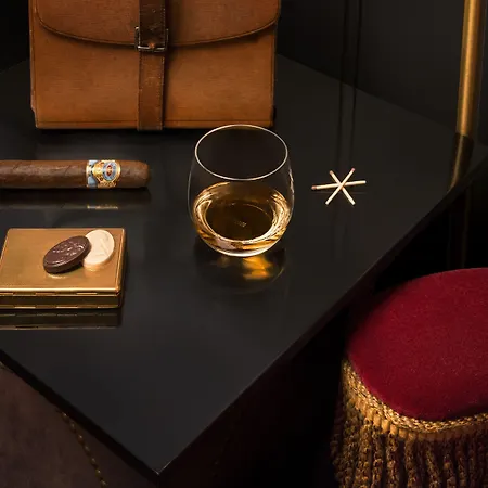 Отель Maison Athenee 4*