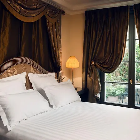 Отель Maison Athenee Париж