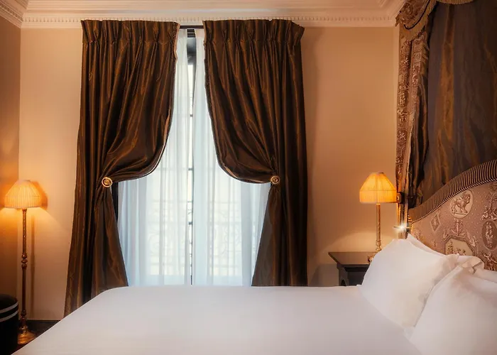 ホテル Maison Athenee 4*