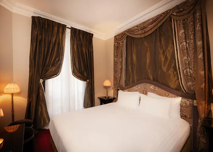 ホテル Maison Athenee パリ